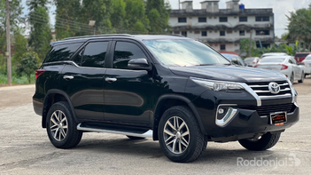 รูปรถยนต์ Toyota Fortuner 2018