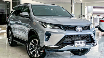 รูปรถยนต์ Toyota Fortuner 2022