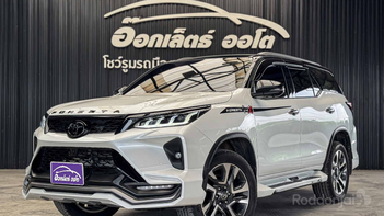 รูปรถยนต์ Toyota Fortuner 2023