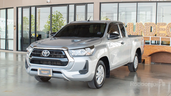 รูปรถยนต์ Toyota Hilux Revo 2023