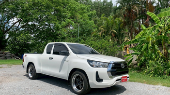 รูปรถยนต์ Toyota Hilux Revo 2023