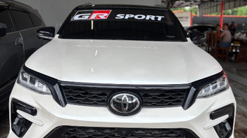 รูปรถยนต์ Toyota Fortuner 2022