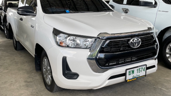 รูปรถยนต์ Toyota Hilux Revo 2021