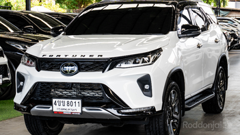 รูปรถยนต์ Toyota Fortuner 2023