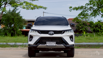 รูปรถยนต์ Toyota Fortuner 2023