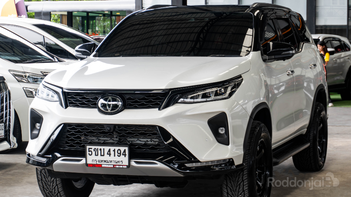 รูปรถยนต์ Toyota Fortuner 2023