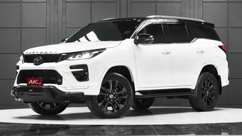 รูปรถยนต์ Toyota Fortuner 2023