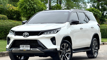 รูปรถยนต์ Toyota Fortuner 2022