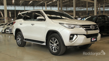 รูปรถยนต์ Toyota Fortuner 2018