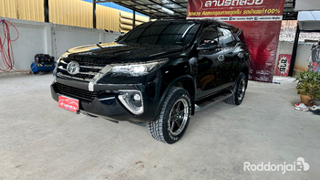 รูปรถยนต์ Toyota Fortuner 2019