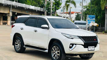 รูปรถยนต์ Toyota Fortuner 2018