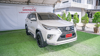 รูปรถยนต์ Toyota Fortuner 2017