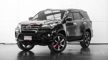 รูปรถยนต์ Toyota Fortuner 2019