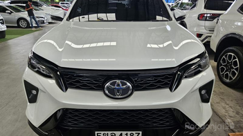 รูปรถยนต์ Toyota Fortuner 2023